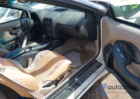 2000 Pontiac Firebird z USA, uszkodzony, nr VIN 2G2FS22K2Y2170602